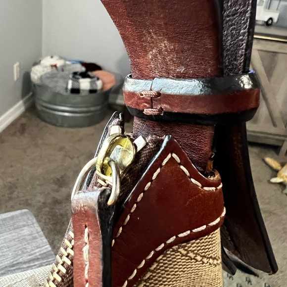 Dooney & Bourke shoulder bag - Picture 6 of 15